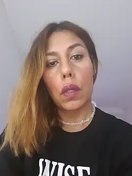 Snapshot of Yerucita chatting on 03.15.25 Yerucita online show from 03.15.25