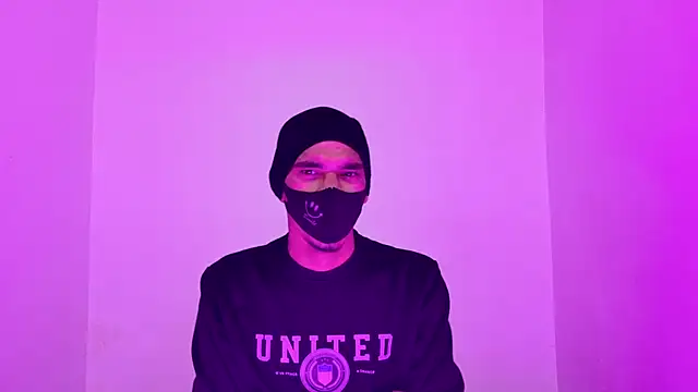 Snapshot of Habibi_big_b chatting on 12.19.25 Habibi big b online show from 12.19.25