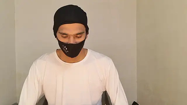 Snapshot of Habibi_big_b chatting on 01.12.26 Habibi big b online show from 01.12.26