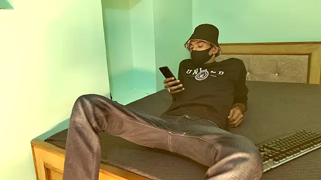 Snapshot of Habibi_big_b chatting on 02.27.26 Habibi big b online show from 02.27.26