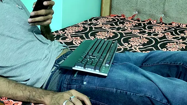 Snapshot of Habibi_big_b chatting on 03.06.26 Habibi big b online show from 03.06.26