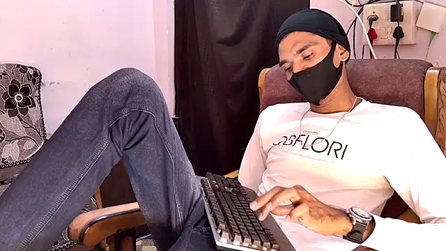 Snapshot of Habibi_big_b chatting on 03.12.26 Habibi big b online show from 03.12.26