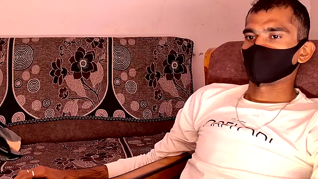 Snapshot of Habibi_big_b chatting on 03.13.26 Habibi big b online show from 03.13.26