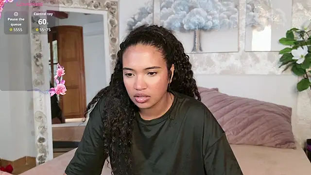 Snapshot of MilaTeenX chatting on 09.12.25 MilaTeenX online show from 09.12.25