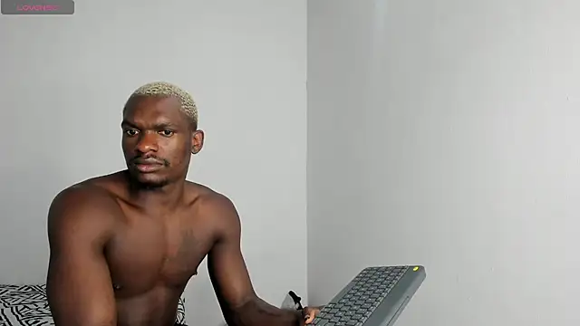 Snapshot of edwin_mosquera1 chatting on 11.20.25 edwin mosquera1 online show from 11.20.25