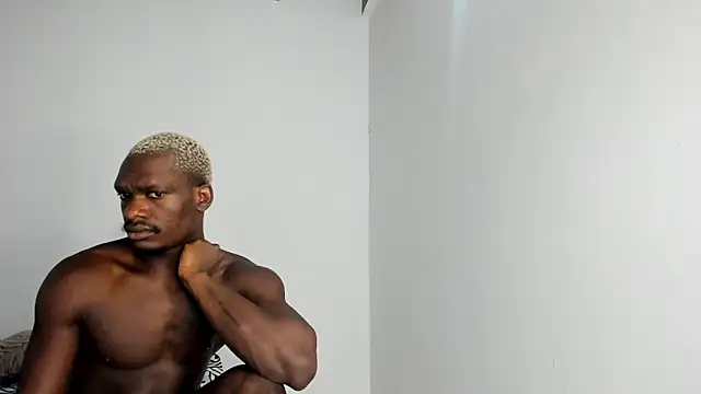 Snapshot of edwin_mosquera1 chatting on 11.21.25 edwin mosquera1 online show from 11.21.25