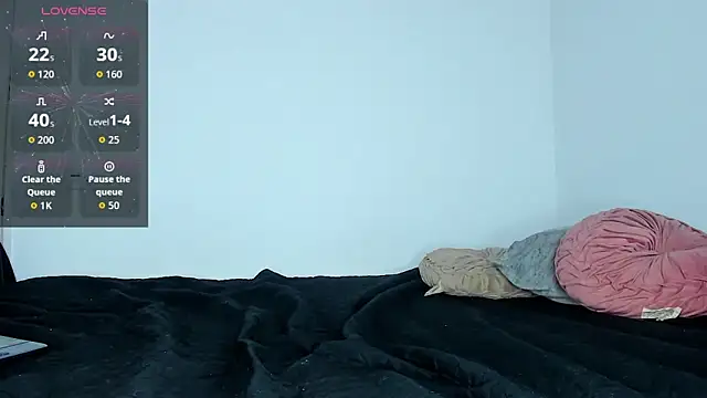 Snapshot of edwin_mosquera1 chatting on 12.22.25 edwin mosquera1 online show from 12.22.25