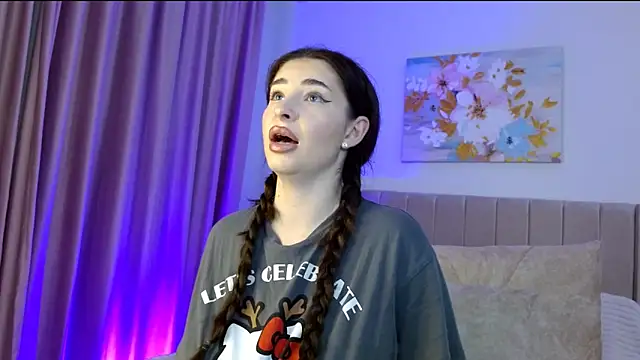 Snapshot of GraceCarther chatting on 12.21.25 GraceCarther online show from 12.21.25