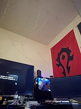 Snapshot of lit702 chatting on 10.28.25 lit702 online show from 10.28.25