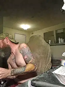 Snapshot of lit702 chatting on 11.08.25 lit702 online show from 11.08.25