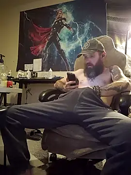 Snapshot of lit702 chatting on 11.13.25 lit702 online show from 11.13.25