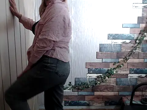 DaniellaKiss online show from 10.01.25