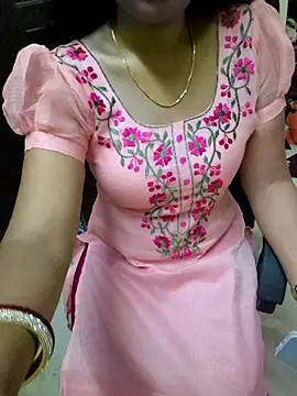 Snapshot of Roja-Telugu777 chatting on 02.21.25 Roja-Telugu777 online show from 02.21.25