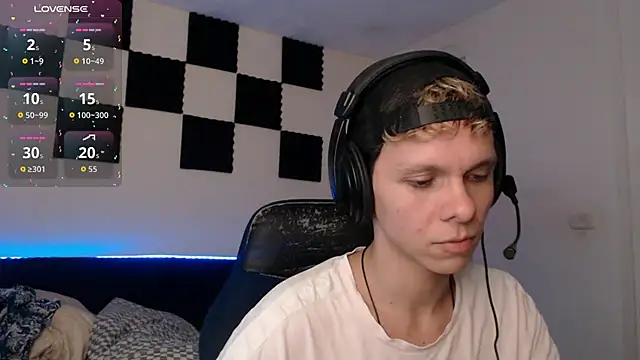 bryamado69 online show from 10.19.25