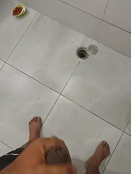 Gururonny07 online show from 10.31.25