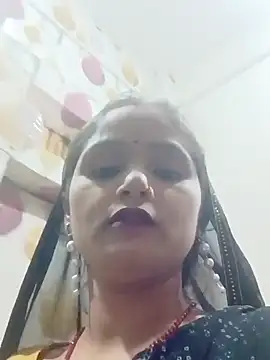 Snapshot of annaya_sweet chatting on 10.31.25 annaya sweet online show from 10.31.25