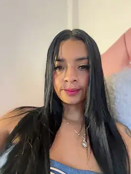 Laura fernandezII online show from 01.31.25