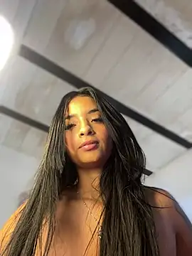 Laura fernandezII online show from 01.31.25