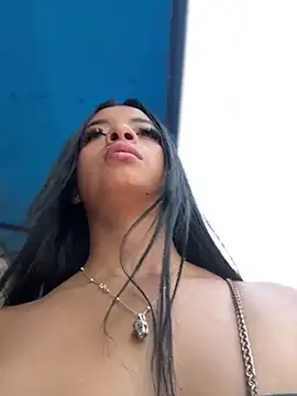 Laura fernandezII online show from 02.03.25