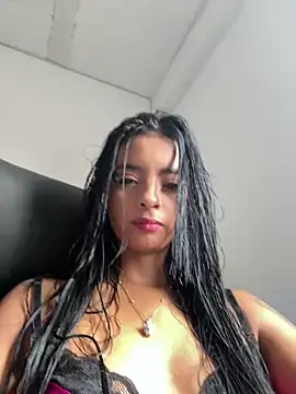 Laura fernandezII online show from 02.22.25