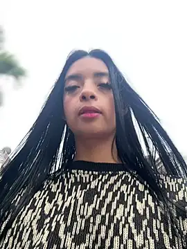 Laura fernandezII online show from 02.23.25