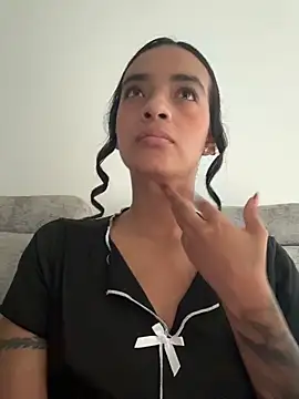 Laura fernandezII online show from 05.02.26