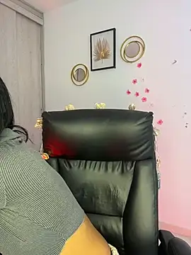 Laura fernandezII online show from 05.28.26