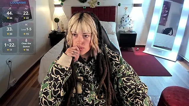 Snapshot of _sharlotte777 chatting on 12.18.24 sharlotte777 online show from 12.18.24