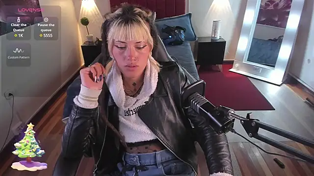 Snapshot of _sharlotte777 chatting on 01.14.25 sharlotte777 online show from 01.14.25