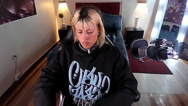 Snapshot of _sharlotte777 chatting on 01.18.25 sharlotte777 online show from 01.18.25