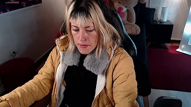 Snapshot of _sharlotte777 chatting on 02.18.25 sharlotte777 online show from 02.18.25