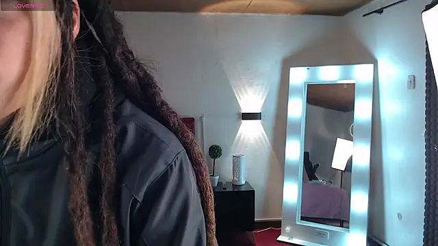 Snapshot of _sharlotte777 chatting on 03.10.25 sharlotte777 online show from 03.10.25