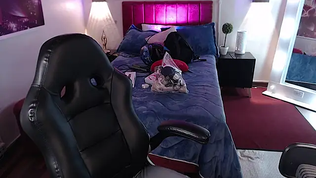 Snapshot of _sharlotte777 chatting on 03.18.25 sharlotte777 online show from 03.18.25