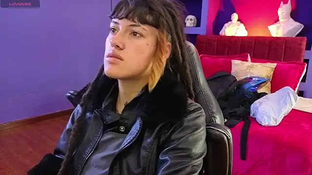 Snapshot of _sharlotte777 chatting on 10.10.25 sharlotte777 online show from 10.10.25