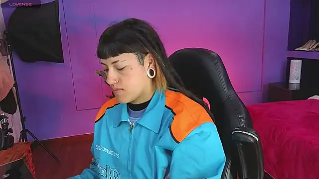 Snapshot of _sharlotte777 chatting on 10.20.25 sharlotte777 online show from 10.20.25