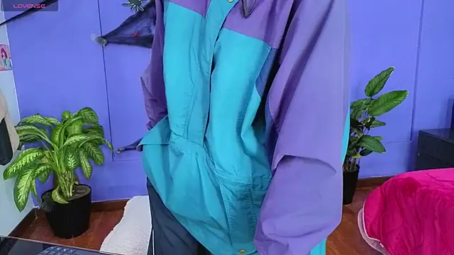 Snapshot of _sharlotte777 chatting on 11.04.25 sharlotte777 online show from 11.04.25