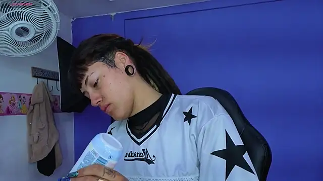 Snapshot of _sharlotte777 chatting on 11.13.25 sharlotte777 online show from 11.13.25