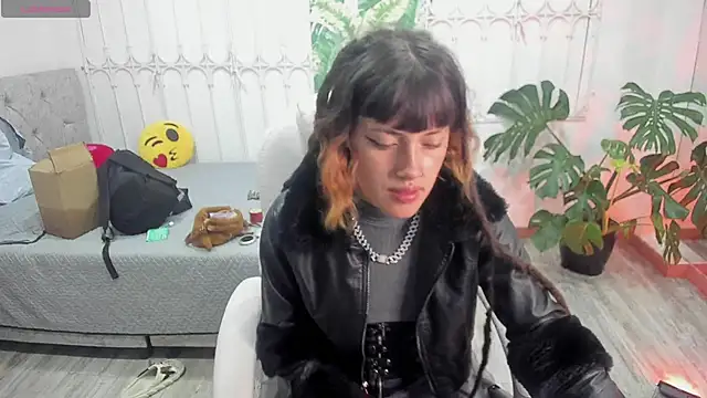 Snapshot of _sharlotte777 chatting on 12.02.25 sharlotte777 online show from 12.02.25