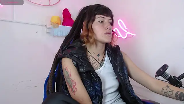 Snapshot of _sharlotte777 chatting on 12.05.25 sharlotte777 online show from 12.05.25