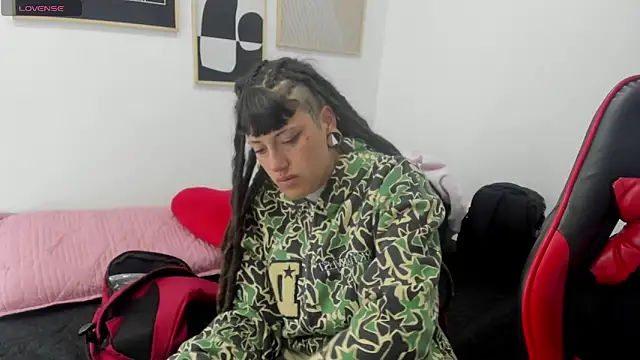  sharlotte777 online show from 04.24.26
