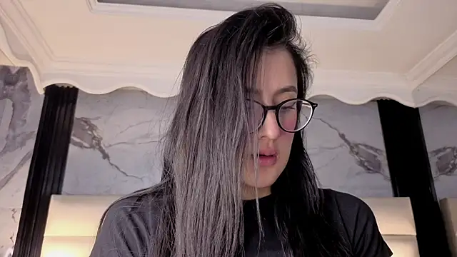 Snapshot of Princess_Violett chatting on 07.25.26 Princess Violett online show from 07.25.26