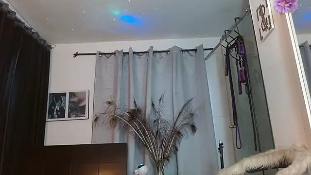 Snapshot of georgina_ms chatting on 10.30.25 georgina ms online show from 10.30.25