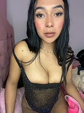 Snapshot of Miaa_coopeer chatting on 02.05.25 Miaa coopeer online show from 02.05.25