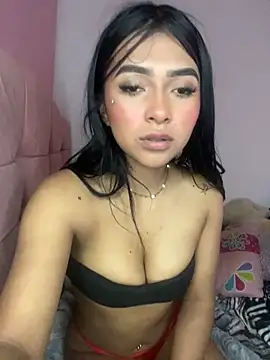 Snapshot of Miaa_coopeer chatting on 02.07.25 Miaa coopeer online show from 02.07.25