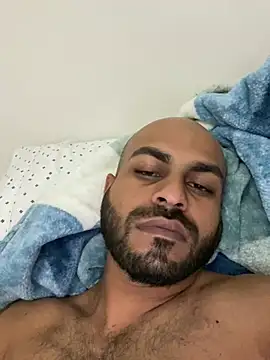 Snapshot of islandvybee55 chatting on 12.10.24 islandvybee55 online show from 12.10.24