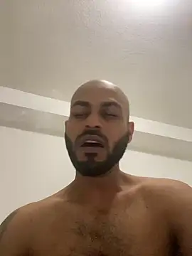 Snapshot of islandvybee55 chatting on 12.22.24 islandvybee55 online show from 12.22.24