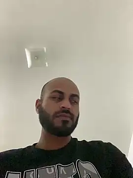 Snapshot of islandvybee55 chatting on 12.29.24 islandvybee55 online show from 12.29.24