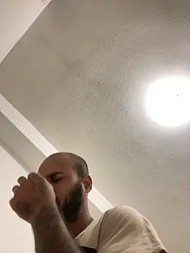 Snapshot of islandvybee55 chatting on 01.09.25 islandvybee55 online show from 01.09.25