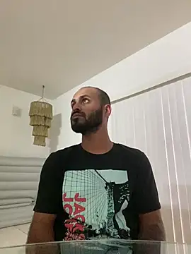 Snapshot of islandvybee55 chatting on 01.09.25 islandvybee55 online show from 01.09.25