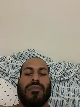 Snapshot of islandvybee55 chatting on 01.15.25 islandvybee55 online show from 01.15.25